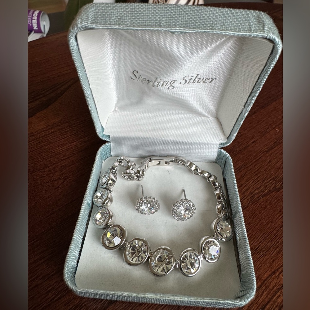 Sterling Silver Necklace & Earrings Set | Sparkling Crystal Stones | Like New ✨